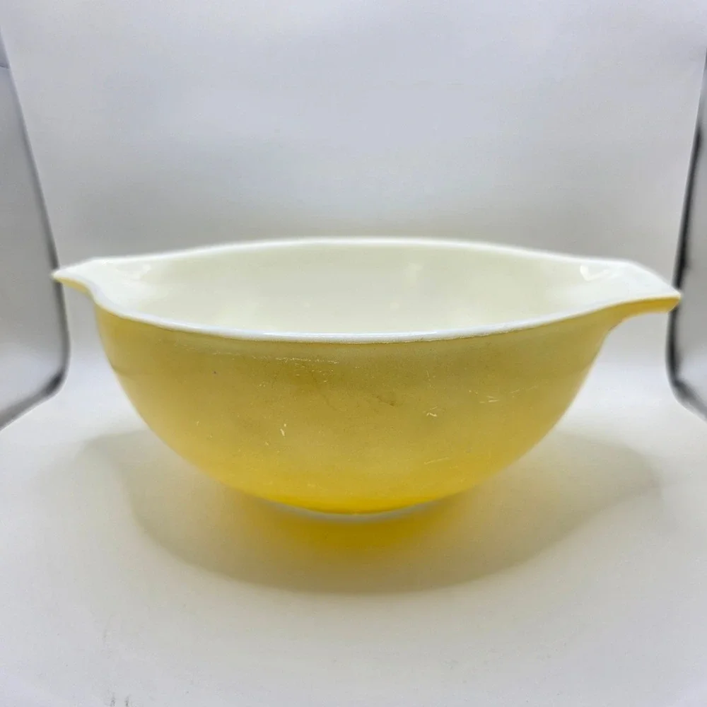 Vintage Pyrex 443 Yellow Cinderella Mixing Bowl 2.5 Quart Mid Century Modern‎